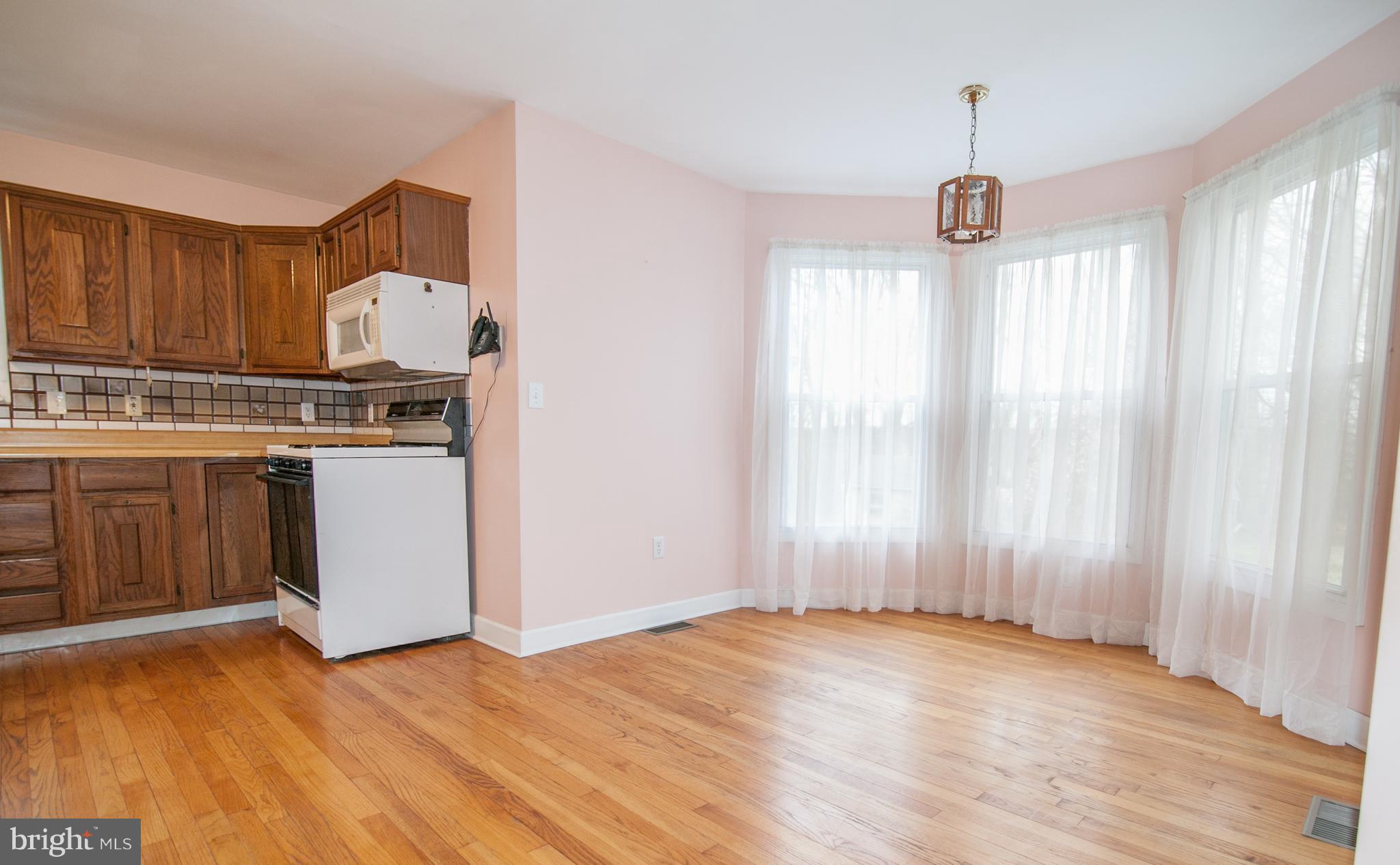 118 Fort Hoyle Road Joppa, MD 21085 - Photo 6 of 27 Interior (General)