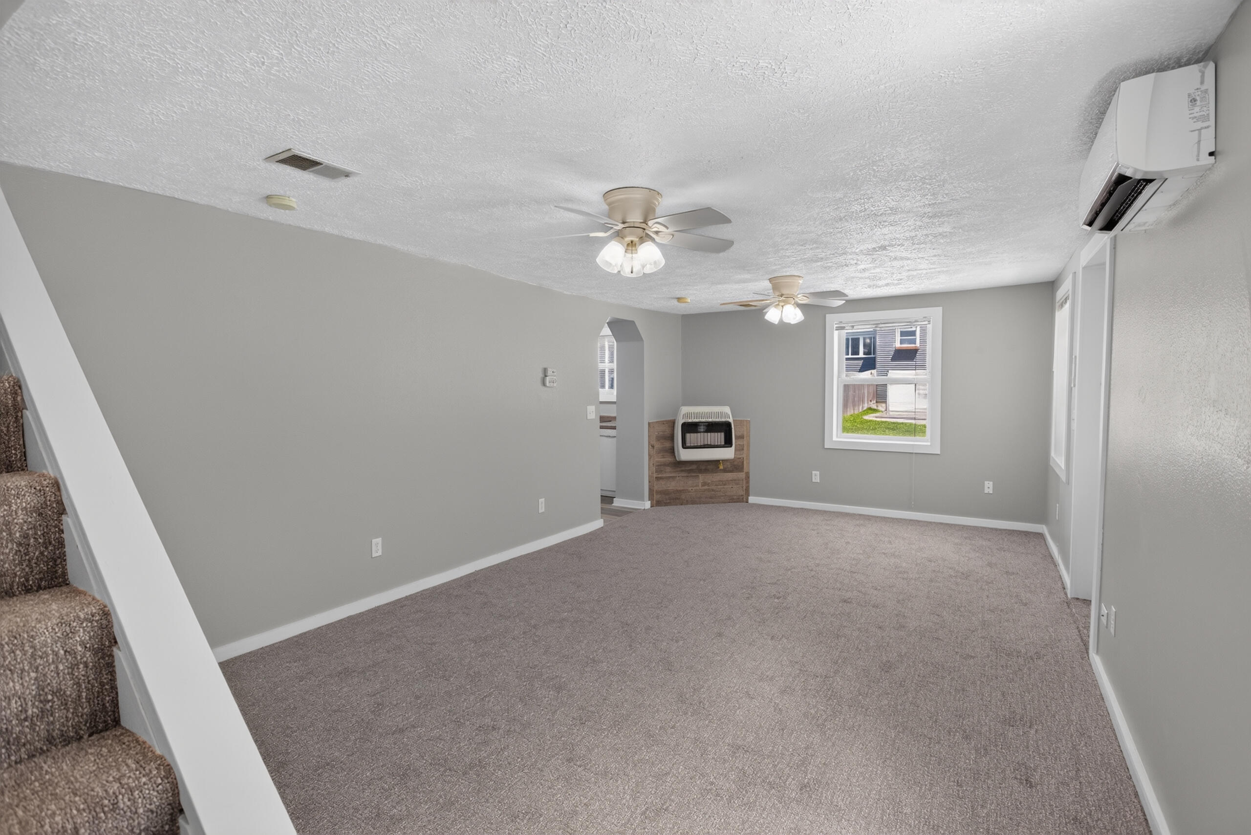 4718 Draper Road Jackson, MI 49203 - Photo 5 of 36 IMG_4584