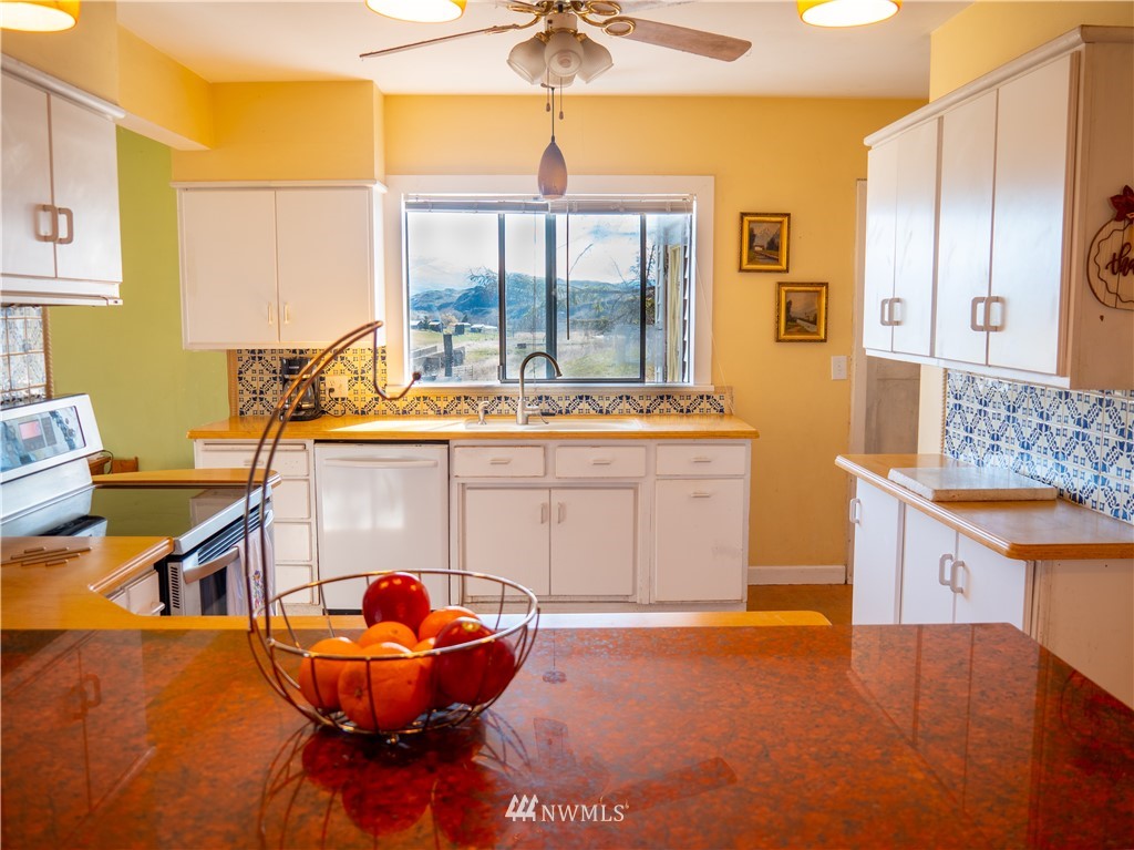 480 Green Lake Road Okanogan, WA 98840 - Photo 4 of 19 Gallery Image 4