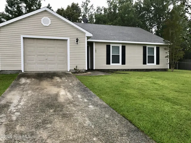 $1,550 | 104 East Pebble Court, Jacksonville, NC 28546