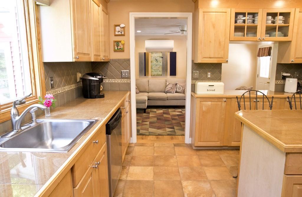 34 Longfellow Road Shrewsbury, MA 01545 - Photo 6 of 42 Gallery Image 6