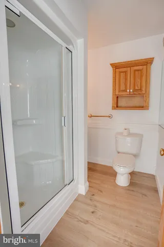 a bathroom with a toilet