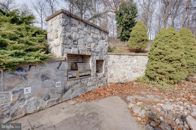 $382,000 | 221 Cliffside Drive, Lewistown, PA 17044