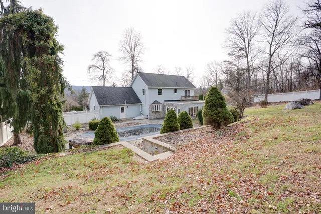 $382,000 | 221 Cliffside Drive, Lewistown, PA 17044