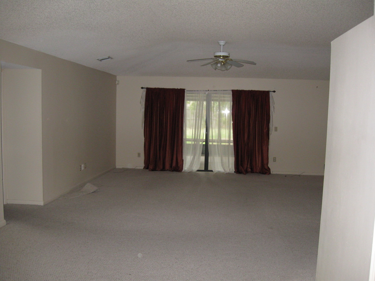 8340 Chason Road East Jacksonville, FL 32244 - Photo 6 of 17 Family Room