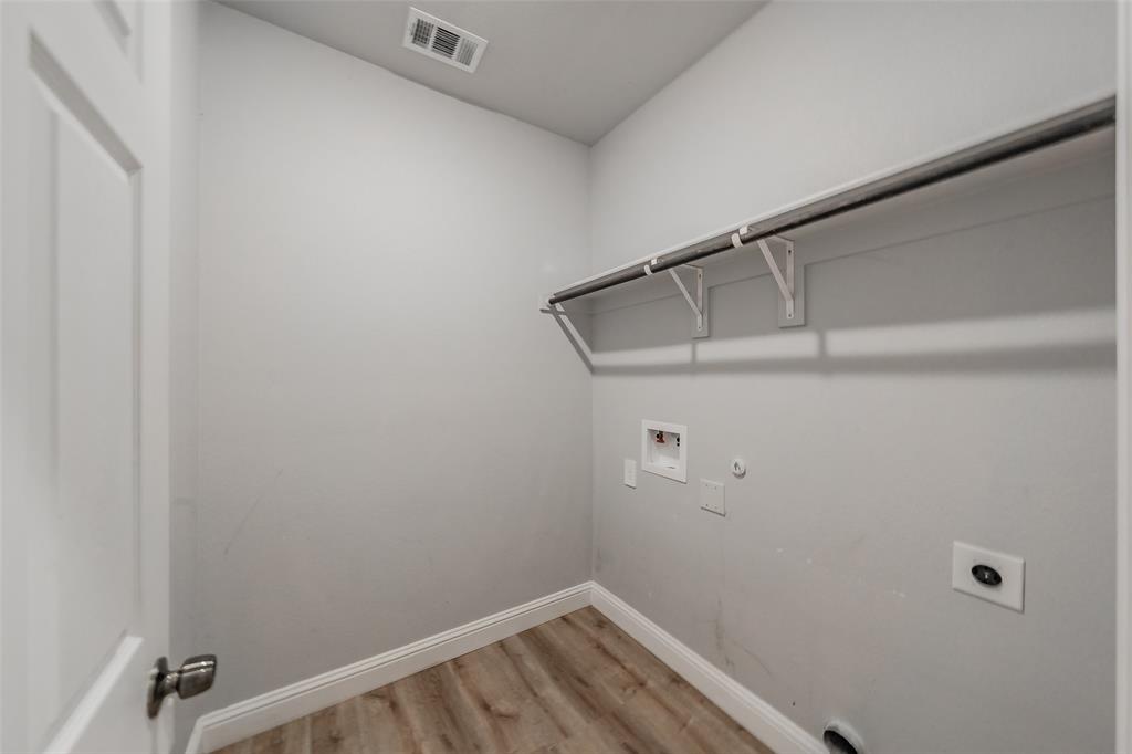 402 Robbins Street Cleburne, TX 76031 - Photo 17 of 40
