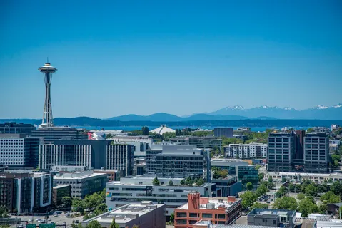 $1,750,000 | 745 Bellevue Avenue East, Unit 402, Seattle, WA 98102