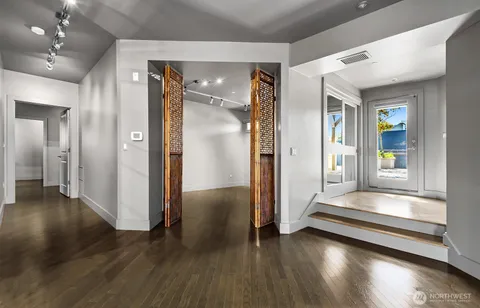 $1,750,000 | 745 Bellevue Avenue East, Unit 402, Seattle, WA 98102