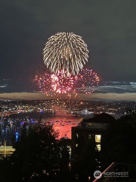 745 Bellevue Avenue East, Unit 402 Seattle, WA 98102 - Photo 38 of 39 a view of a city