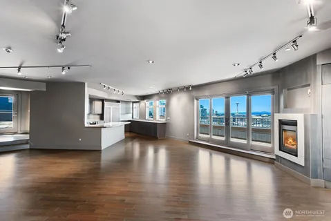 $1,750,000 | 745 Bellevue Avenue East, Unit 402, Seattle, WA 98102