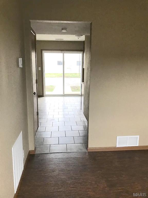 18 Sarpy Road, Unit B Belleville, IL 62221 - Photo 2 of 14