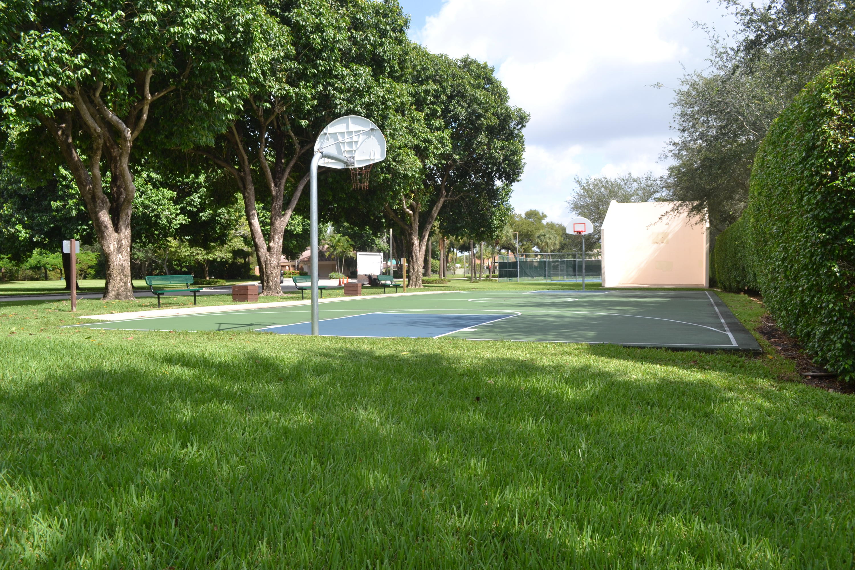 321 Norwood Terrace, Unit N220 Boca Raton, FL 33431 - Photo 16 of 24 Basketball & Racqueball Court