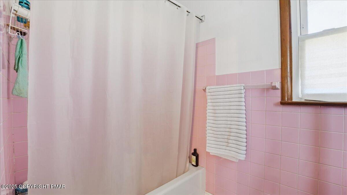 612 Prices Drive Cresco, PA 18326 - Photo 22 of 37 27-039_Photo Oct 22 2025, 10 52 30 AM