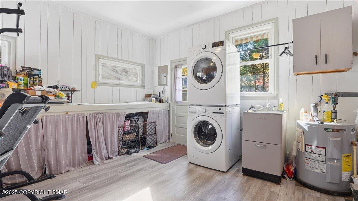 612 Prices Drive Cresco, PA 18326 - Photo 23 of 37 a utility room with dryer and washer
