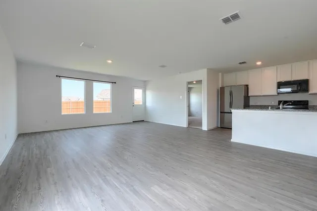 $1,850 | 5916 Crystal Water Way, Princeton, TX 75407