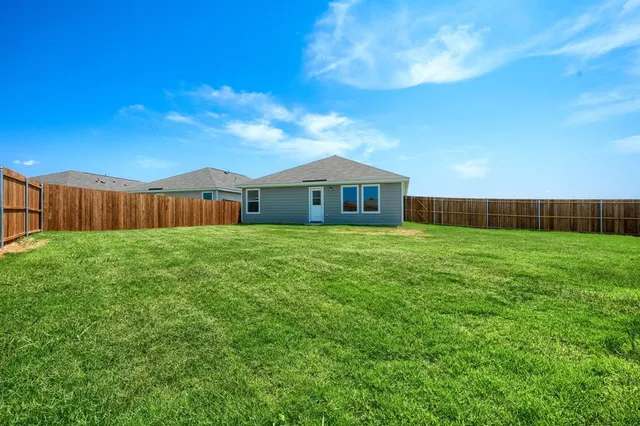 $1,850 | 5916 Crystal Water Way, Princeton, TX 75407