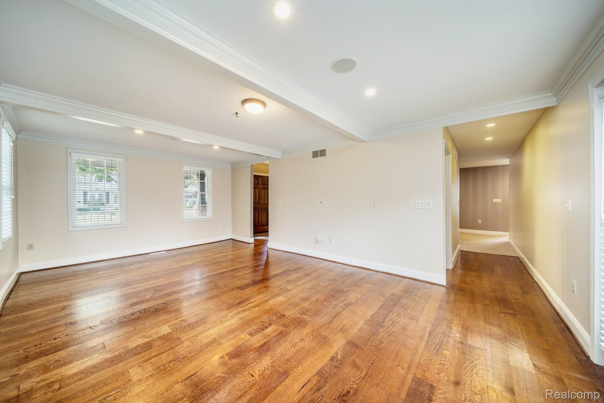 514 West 3rd Street Rochester, MI 48307 - Photo 9 of 45 10.jpg