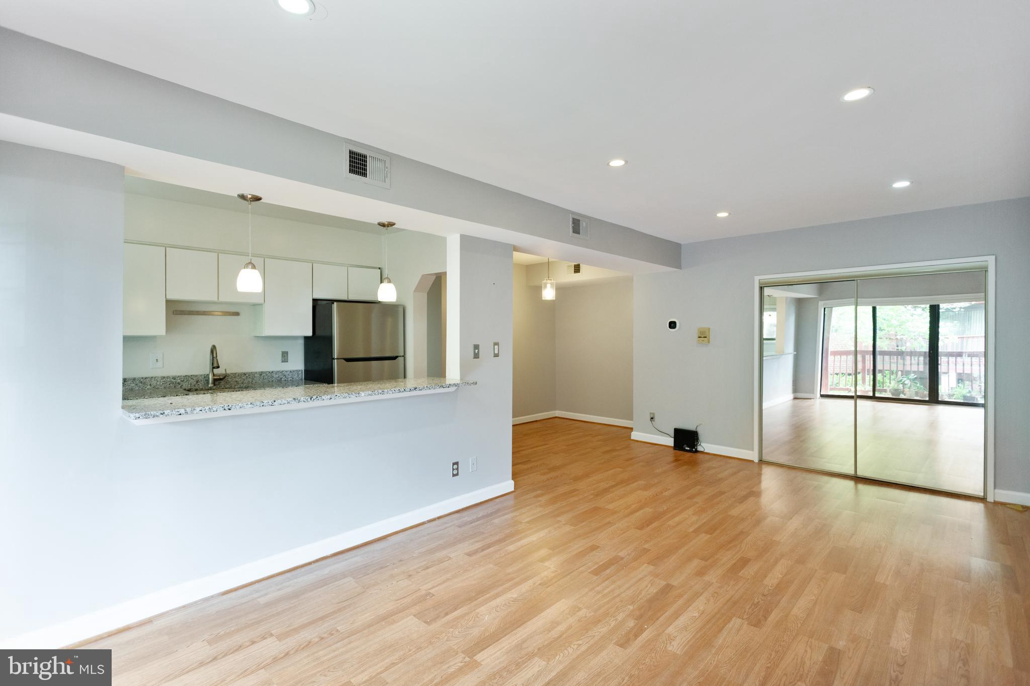 208 Skyhill Road, Unit 3 Alexandria, VA 22314 - Photo 6 of 42