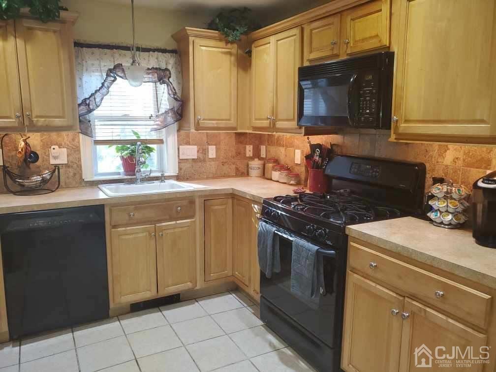 987 Englishtown Road Old Bridge, NJ 08857 - Photo 4 of 10 Gallery Image 4