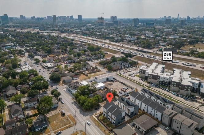 2309 Eagle Street Houston, TX 77004 - Photo 29 of 34 an aerial view of a city
