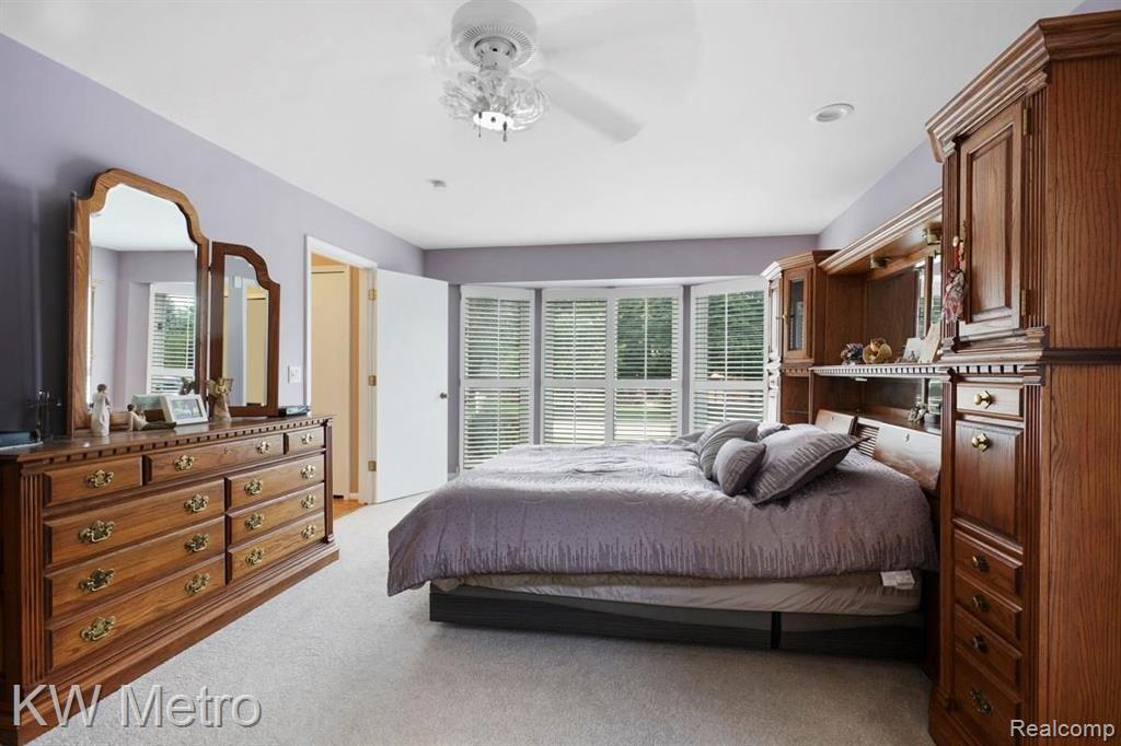 36915 Valley Ridge Drive Farmington Hills, MI 48331 - Photo 23 of 39