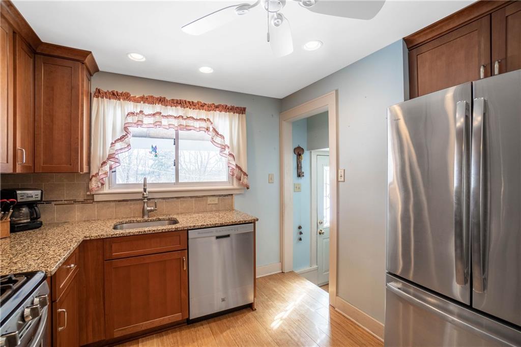 5736 Meridian Road Gibsonia, PA 15044 - Photo 6 of 25 Gallery Image 6