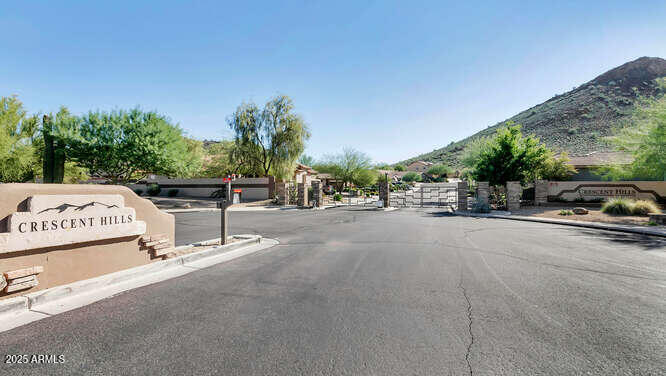 6133 West Fetlock Trail Phoenix, AZ 85083 - Photo 3 of 66 6133 W Fetlock Trail-small-041-003-6133