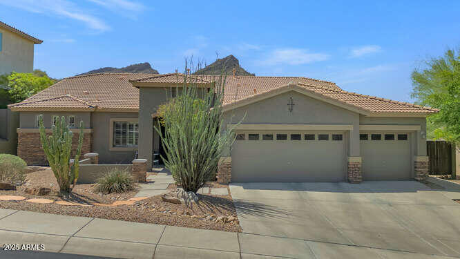 6133 West Fetlock Trail Phoenix, AZ 85083 - Photo 5 of 66 6133 W Fetlock Trail-small-004-002-6133