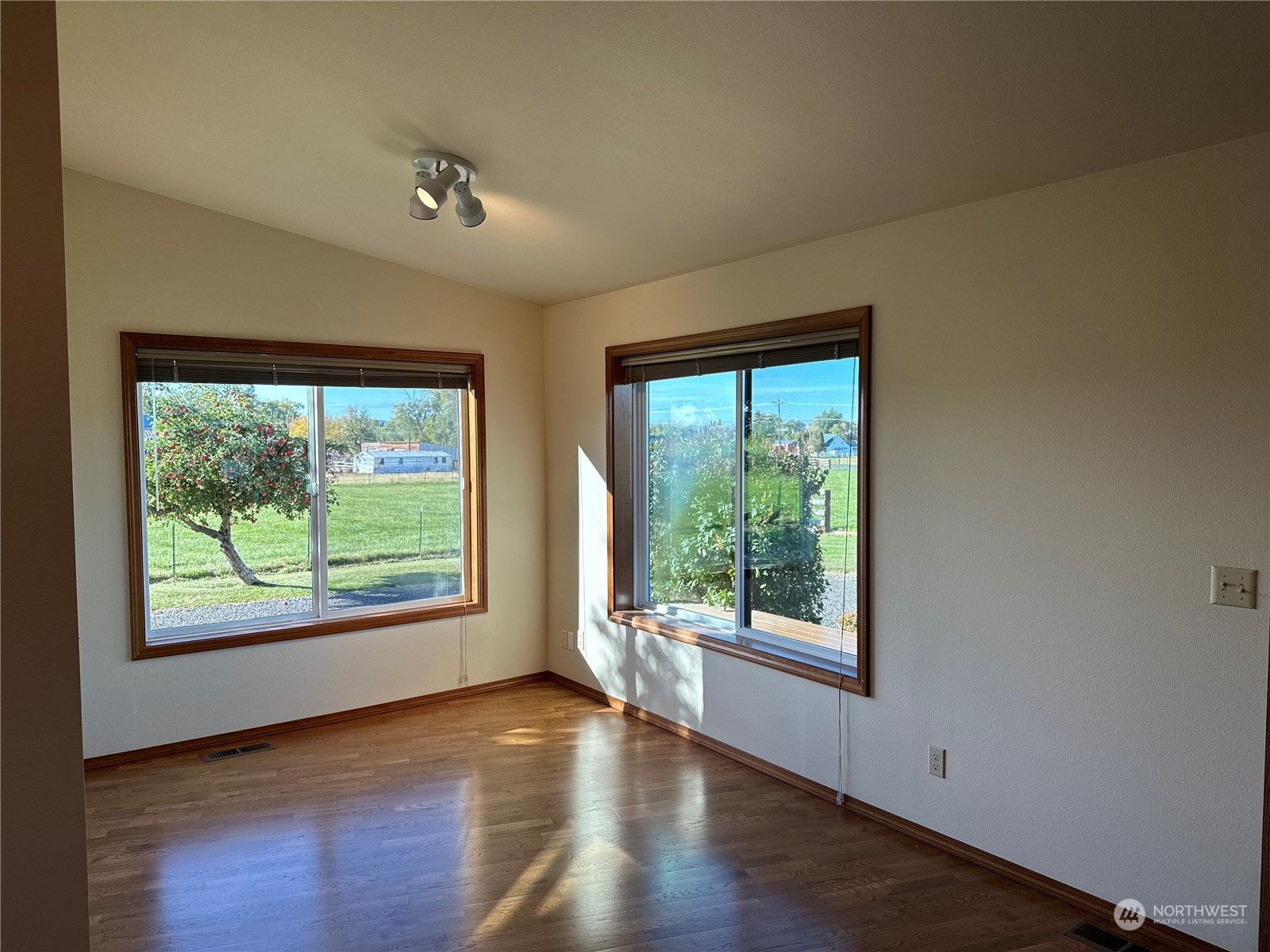 1460 Fox Road Ellensburg, WA 98926 - Photo 15 of 39 Gallery Image 15