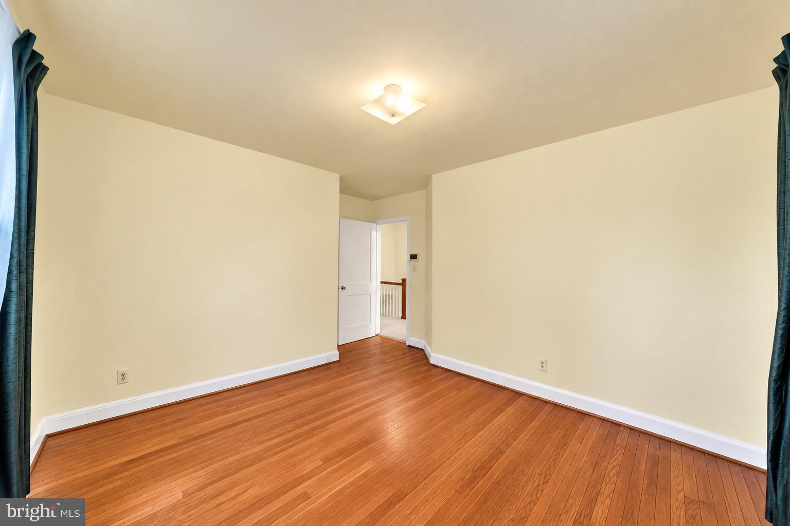 824 Wicklow Road Baltimore, MD 21229 - Photo 11 of 27 Gallery Image 11