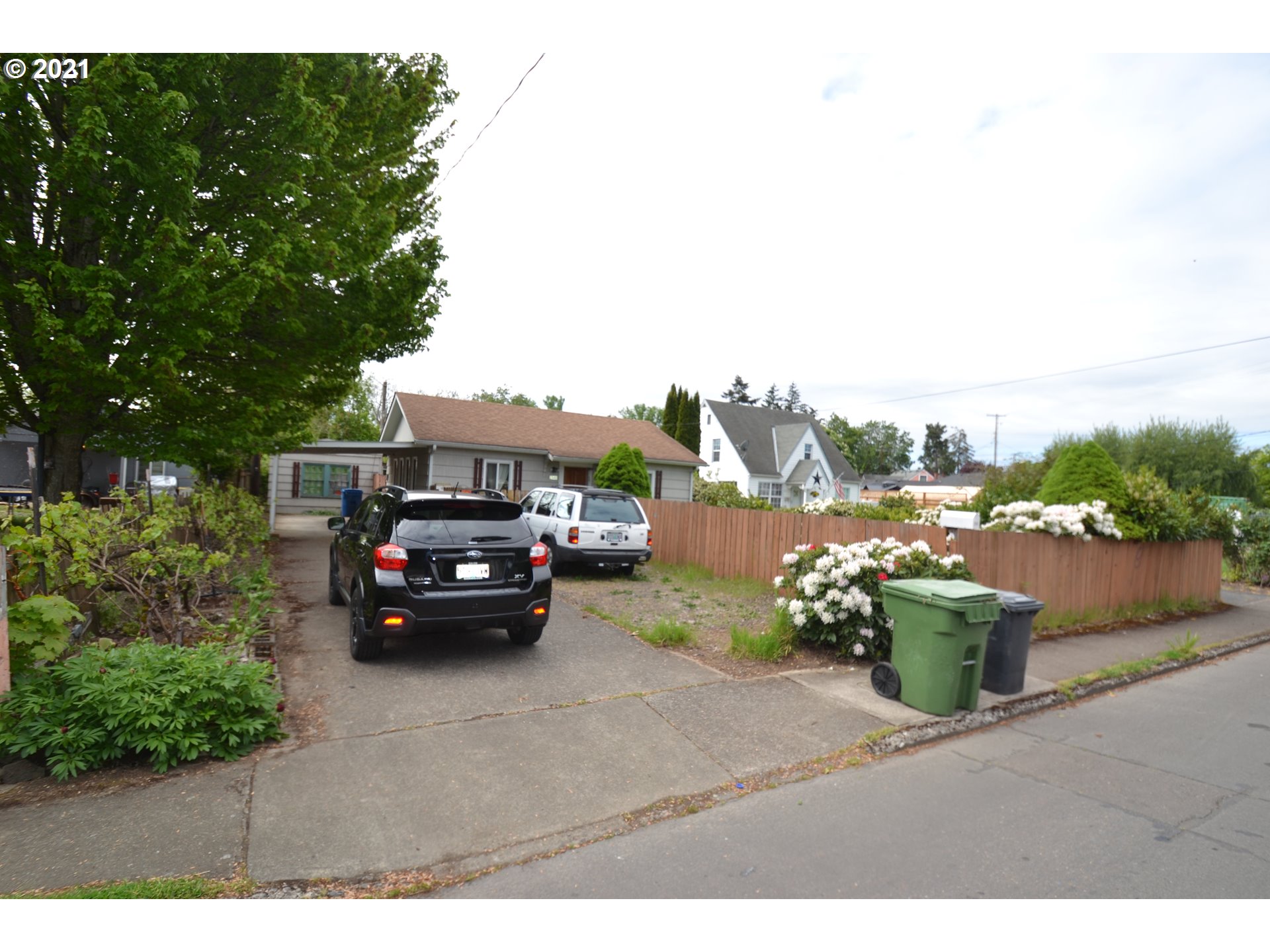 2040 Carleton Way Northeast Salem, OR 97301 - Photo 3 of 19 Gallery Image 3