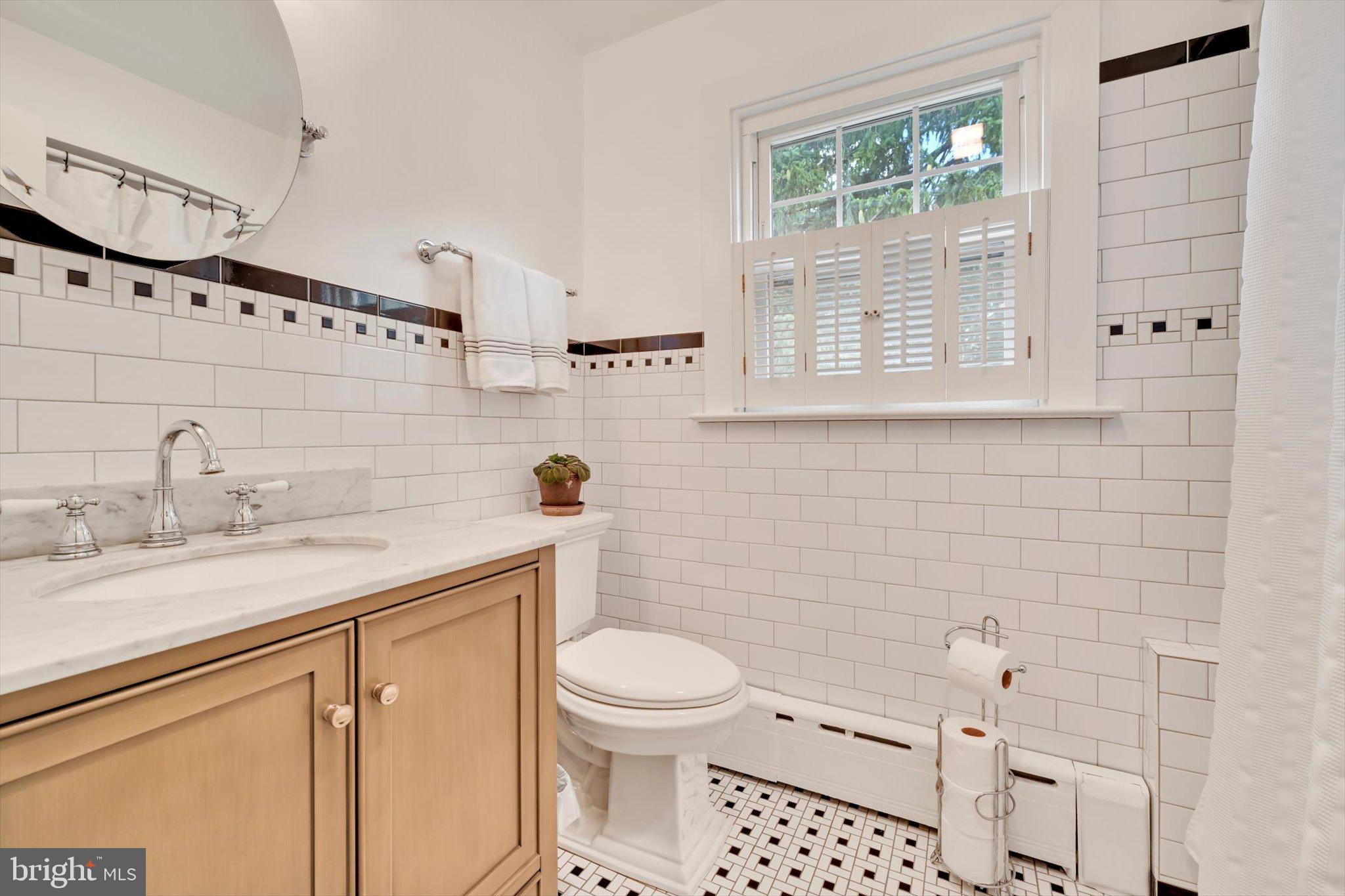 2616 Prescott Road Havertown, PA 19083 - Photo 18 of 31 Hall Bath