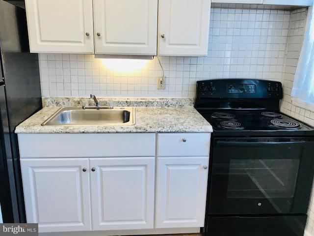 7 Warren Road Baltimore, MD 21221 - Photo 7 of 16 Kitchen with new countertops