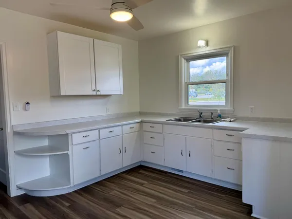 $189,900 | 1715 Southeast Marshall Street, Albert Lea, MN 56007