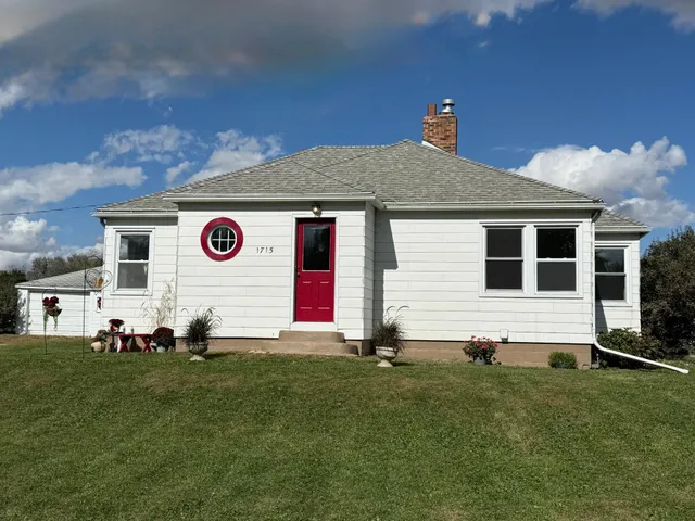 $189,900 | 1715 Southeast Marshall Street, Albert Lea, MN 56007