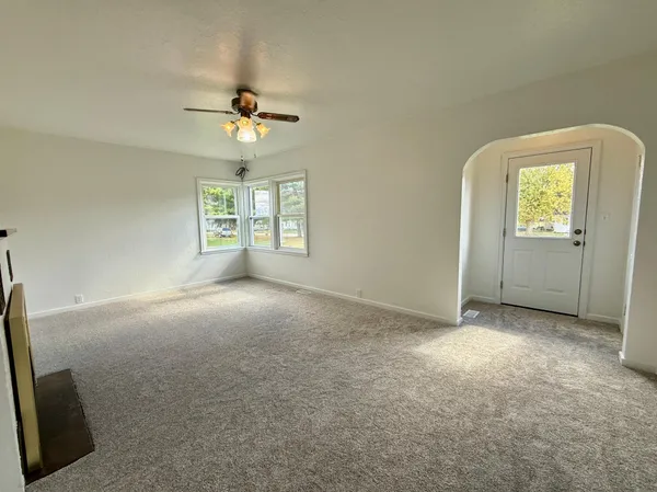 $189,900 | 1715 Southeast Marshall Street, Albert Lea, MN 56007