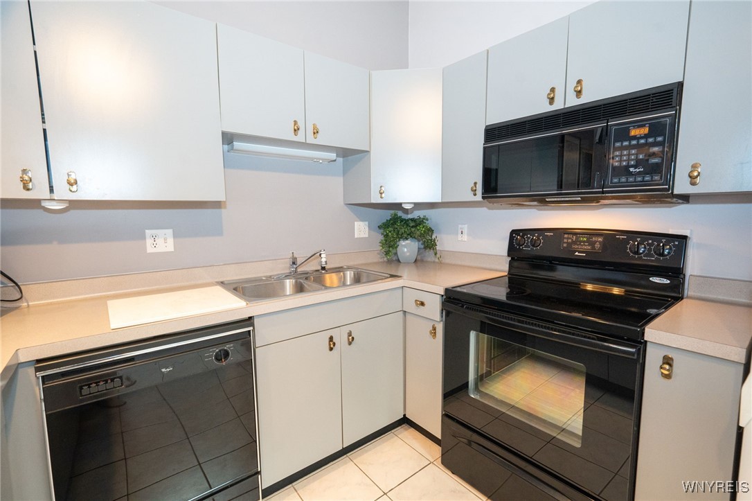 10 Woodpointe, Unit 10 Amherst, NY 14221 - Photo 6 of 36