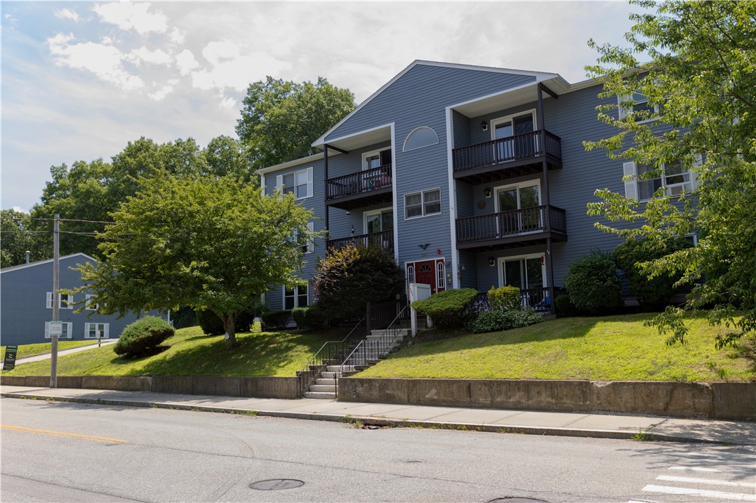 283 Privilege Street, Unit 6 Woonsocket, RI 02895 - Photo 2 of 16