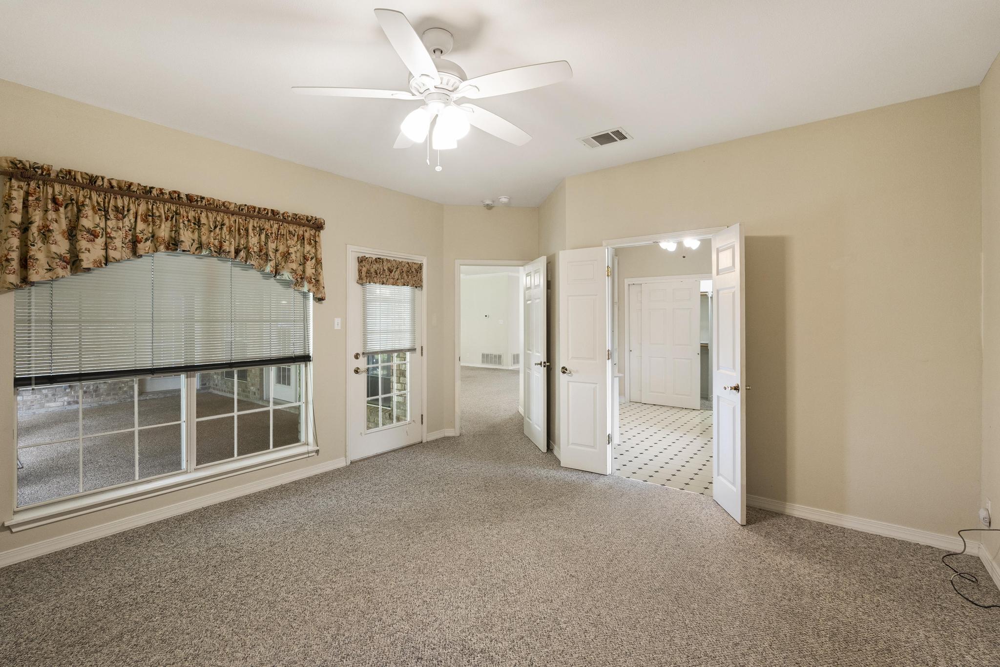 1906 Meadow Ridge Drive Taylor, TX 76574 - Photo 12 of 24