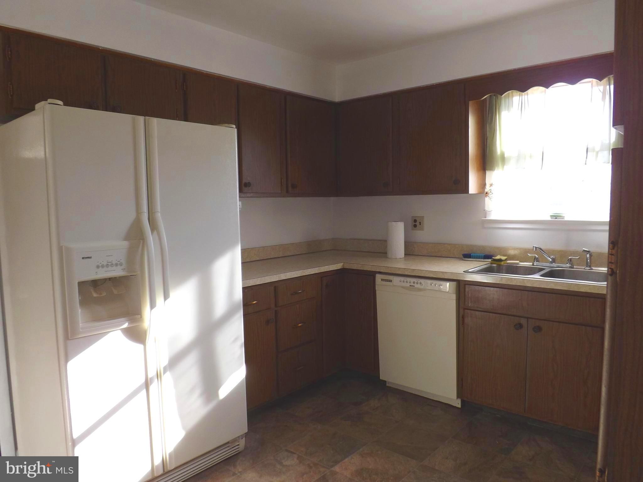 9901 Dangerfield Road Clinton, MD 20735 - Photo 8 of 39 Kitchen