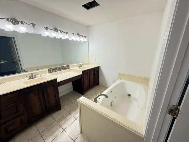 $299,900 | 21137 Highway 1057, Kentwood, LA 70444