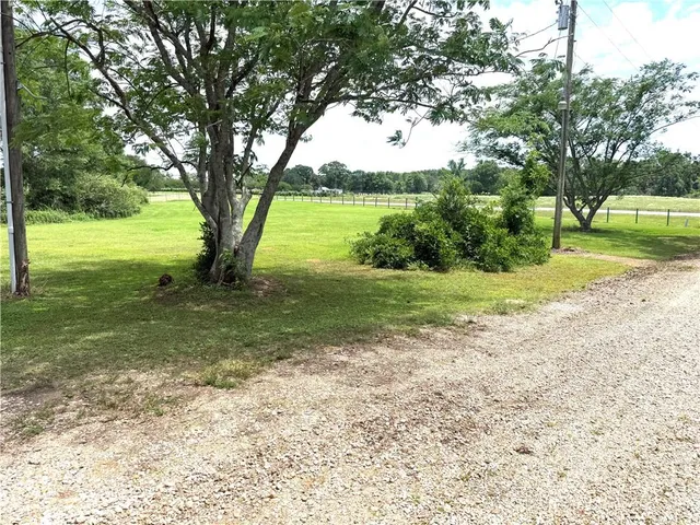 $299,900 | 21137 Highway 1057, Kentwood, LA 70444