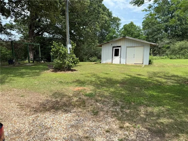 $299,900 | 21137 Highway 1057, Kentwood, LA 70444