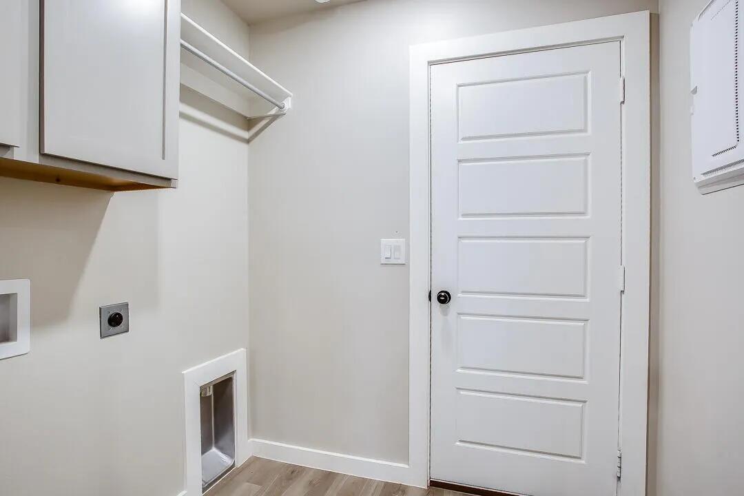 10502 Aberdeen Avenue Lubbock, TX 79424 - Photo 19 of 20 a view of walk in closet
