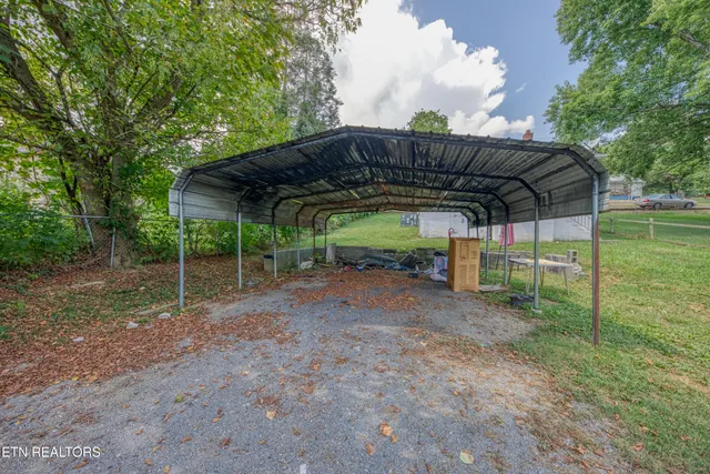 $159,900 | 817 Medaris Street, Clinton, TN 37716