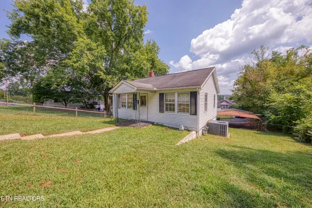 $159,900 | 817 Medaris Street, Clinton, TN 37716