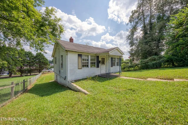 $159,900 | 817 Medaris Street, Clinton, TN 37716