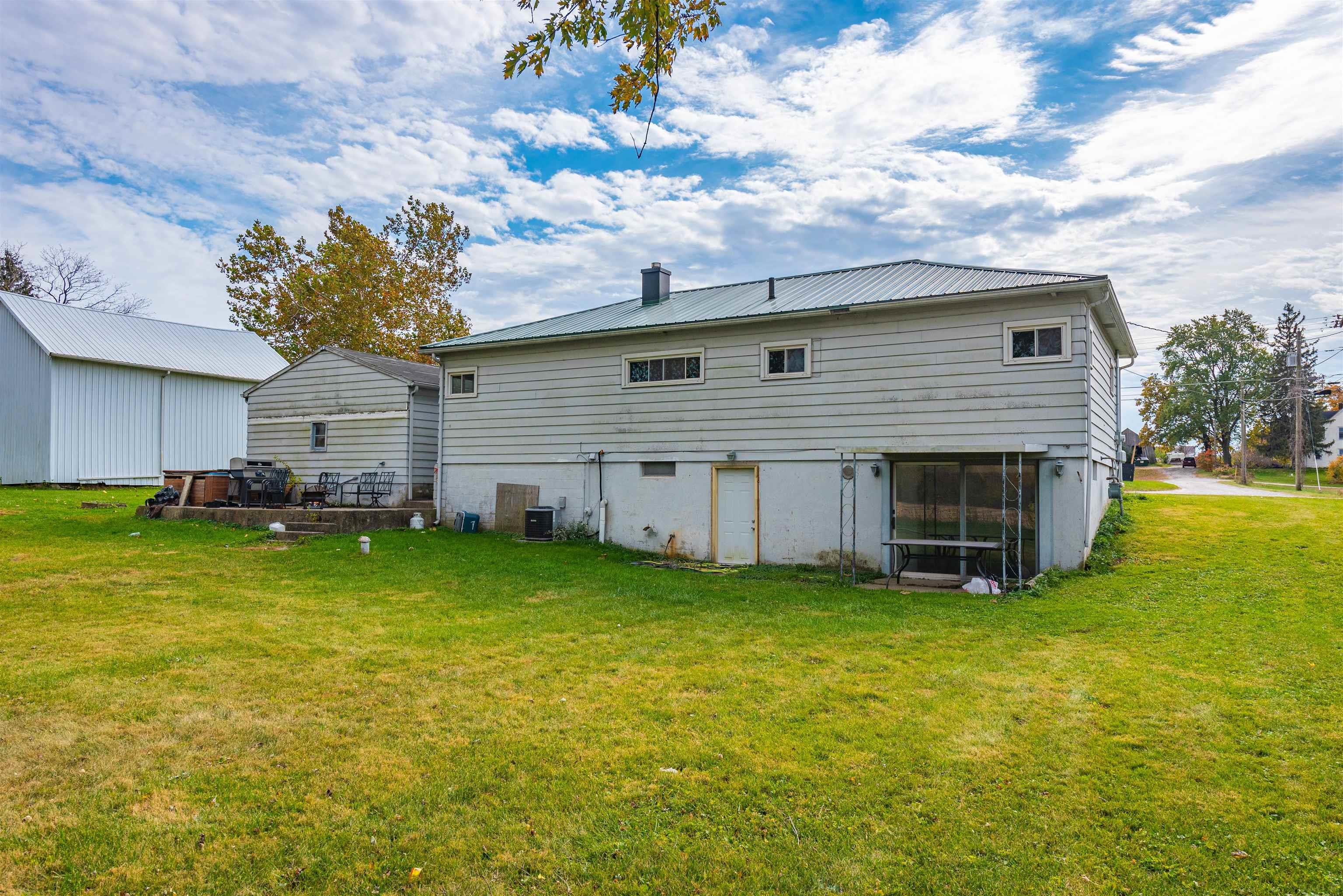 4520 Knoll Road Fort Wayne, IN 46809 - Photo 2 of 22
