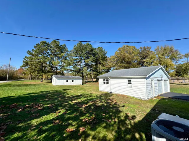 $130,000 | 305 Railroad Street, Tamms, IL 62988