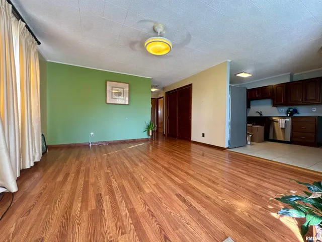 $130,000 | 305 Railroad Street, Tamms, IL 62988